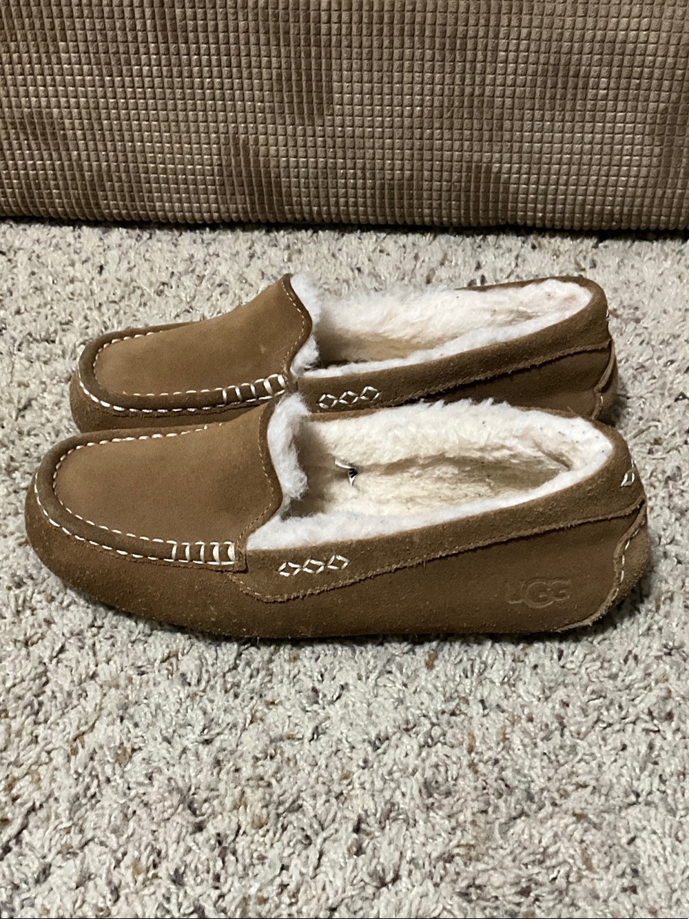 UGG mens Chestnut Suede Slip-On Moccasin Slippers size 9